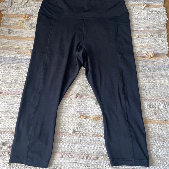 EUC Yogalicious Black Lux Tribeca Crop Tight / Leggings Size 2X - Picture 5 of 9